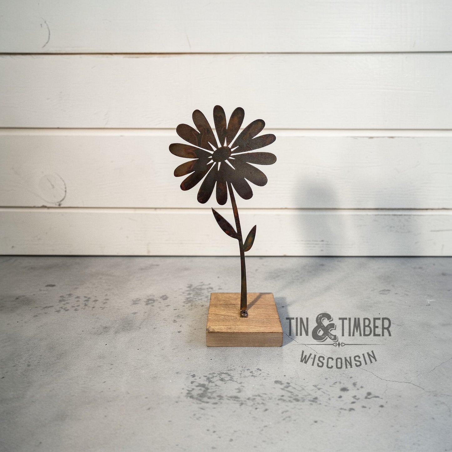 Metal Daisy Flower w/optional Wood Base